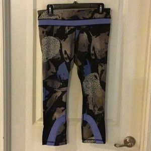 LuluLemon Blue/Black Crop Leggings